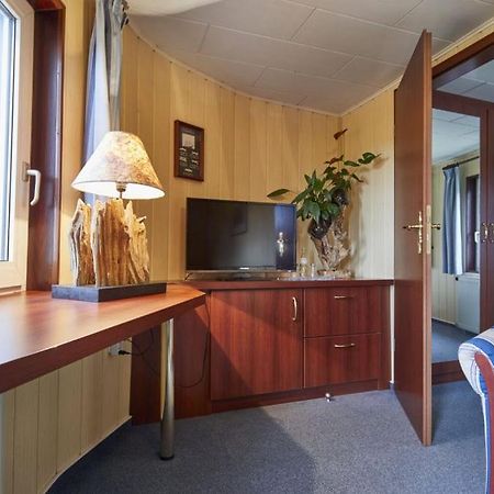 Hotelschiff Stinne Вустров Экстерьер фото