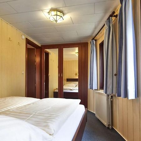 Hotelschiff Stinne Вустров Экстерьер фото