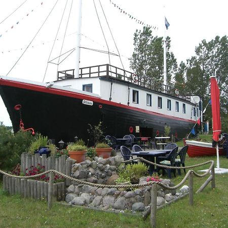 Hotelschiff Stinne Вустров Экстерьер фото