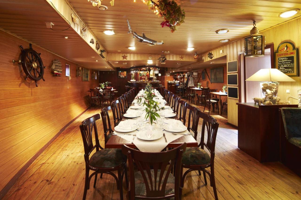 Hotelschiff Stinne Вустров Экстерьер фото